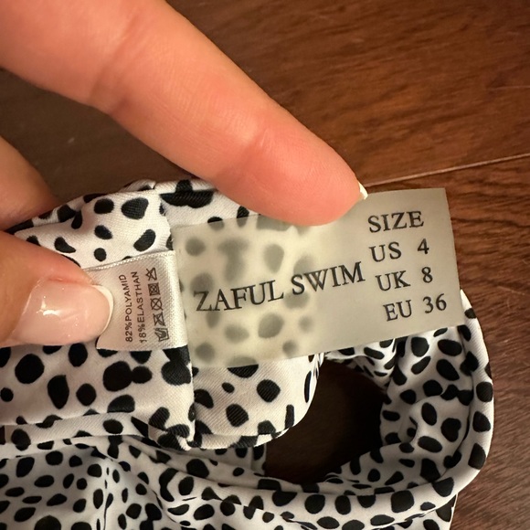 💕3 for $8💕 Zaful Cheeky Swimsuit Bottoms size S Black & White - Picture 2 of 2